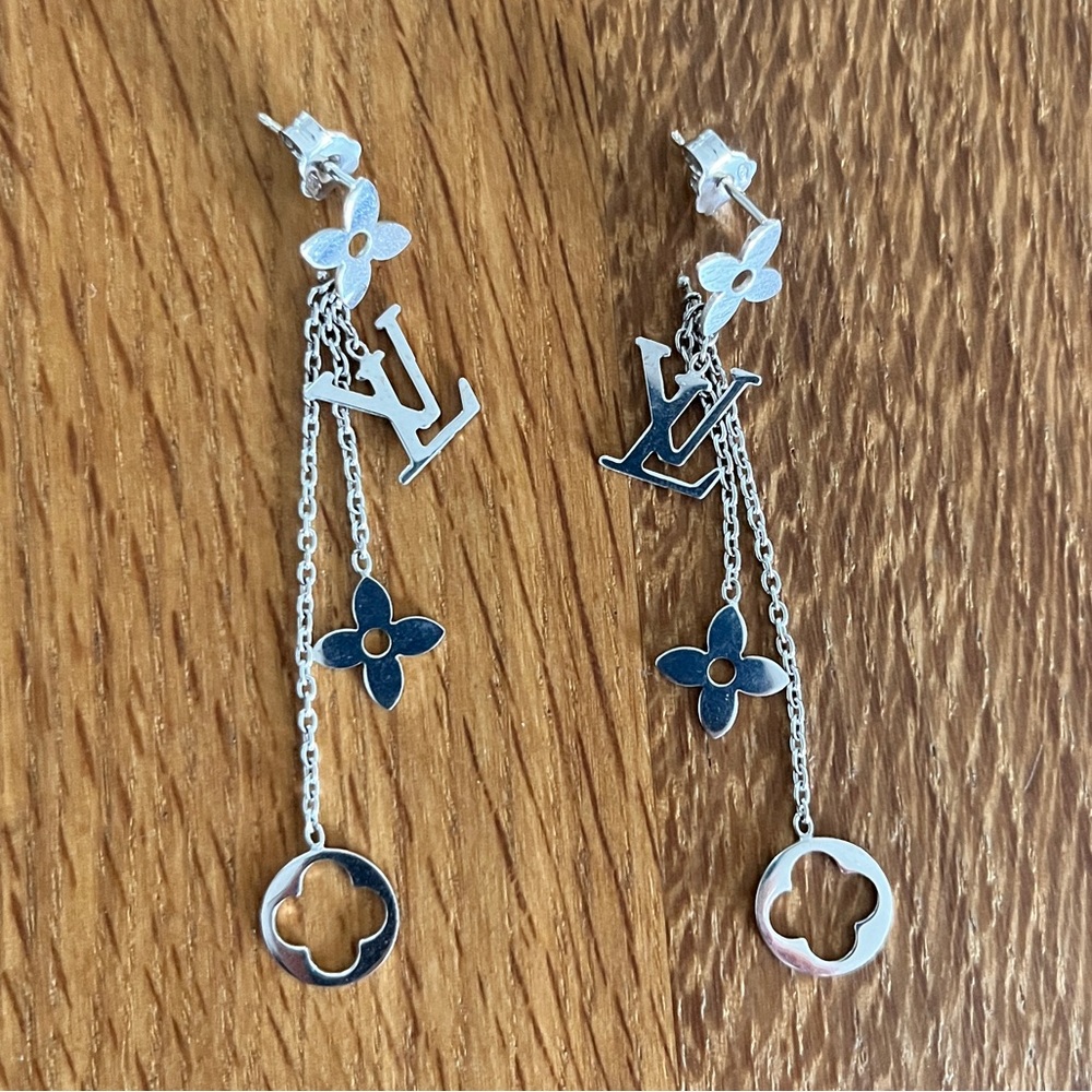 LV Dangle Earring Solid Gold